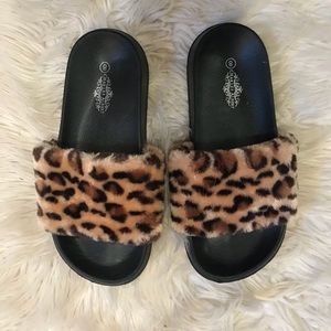 Charles Albert Fuzzy Leopard Sandals